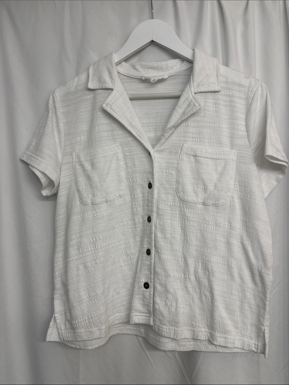 Women’s White Short-Sleeve Button-Up Shirt